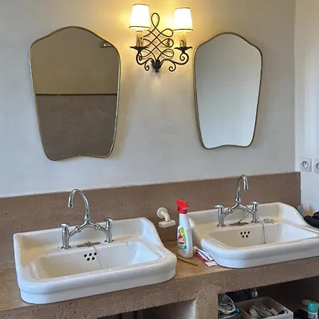 Air-conditioned Authentic With Sea View, Terraces And Swimming Pool וילה