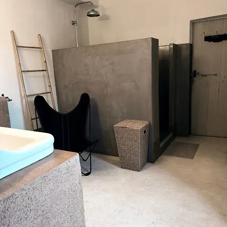 Air-conditioned Authentic With Sea View, Terraces And Swimming Pool * מונטיסלו