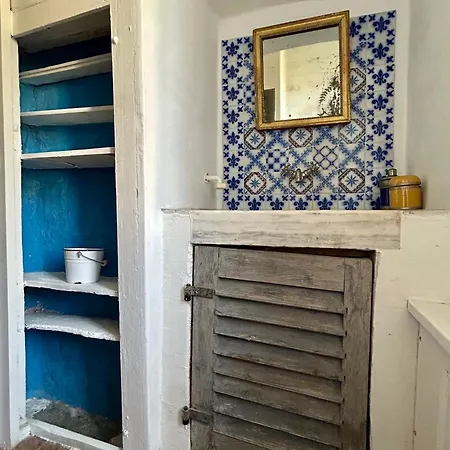 וילה Air-conditioned Authentic With Sea View, Terraces And Swimming Pool מונטיסלו