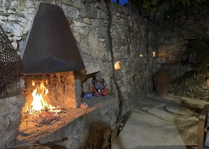 Air-conditioned Authentic With Sea View, Terraces And Swimming Pool Vila *