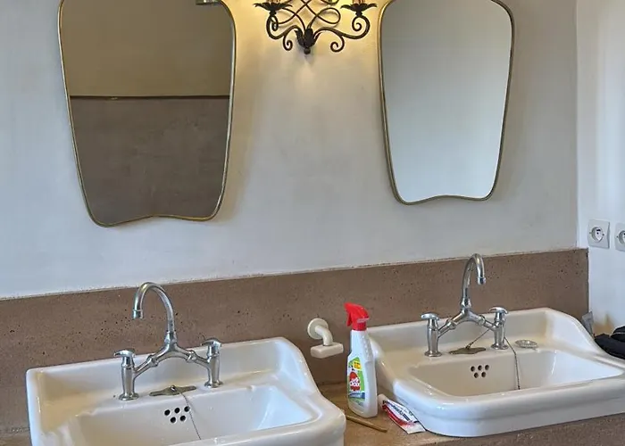 Air-conditioned Authentic With Sea View, Terraces And Swimming Pool Vila