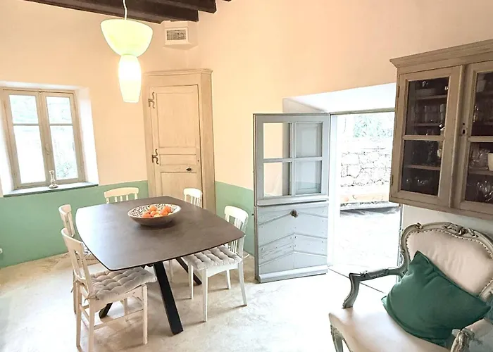 Air-conditioned Authentic With Sea View, Terraces And Swimming Pool Villa Monticello